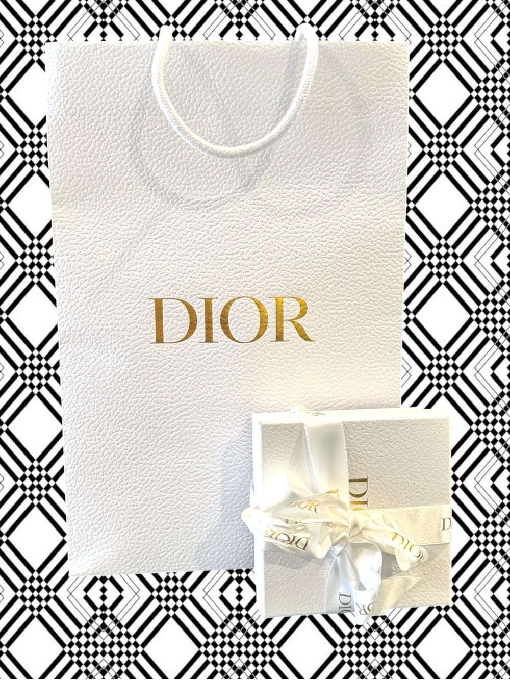 DIOR Gift Box, Bag & Ribbon - Picture 1 of 8